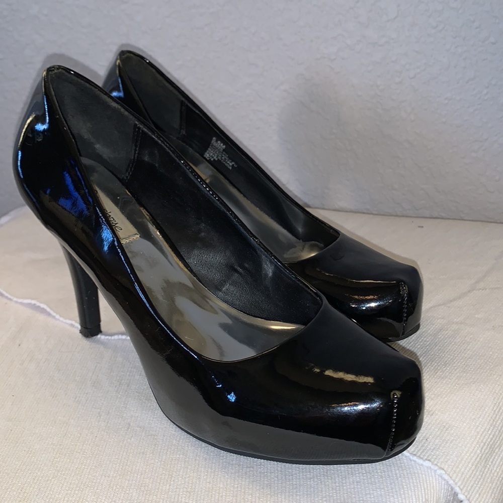 Like New, Olsenboye Patent Square Toe Platform Heel. Sz. 5.5